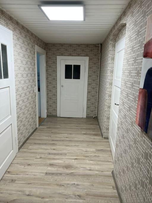 Schoenes City-Apartment Im Zentrum Mit Balkon Hof  Exterior foto